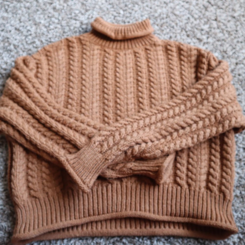 H&M Women Knit Turtle Neck Sweater Size XS